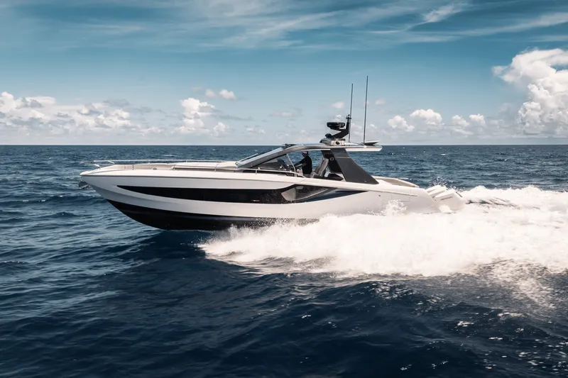 Slide: The Image of Azimut Verve 42 2026 - 2