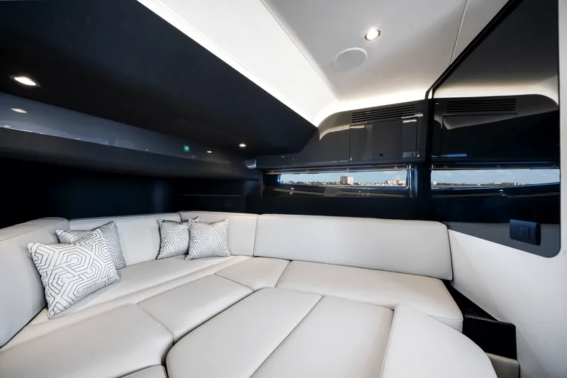 Slide: The Image of Azimut Verve 42 2026 - 23