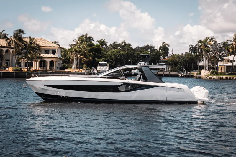 Slide: The Image of Azimut Verve 42 2026 - 32