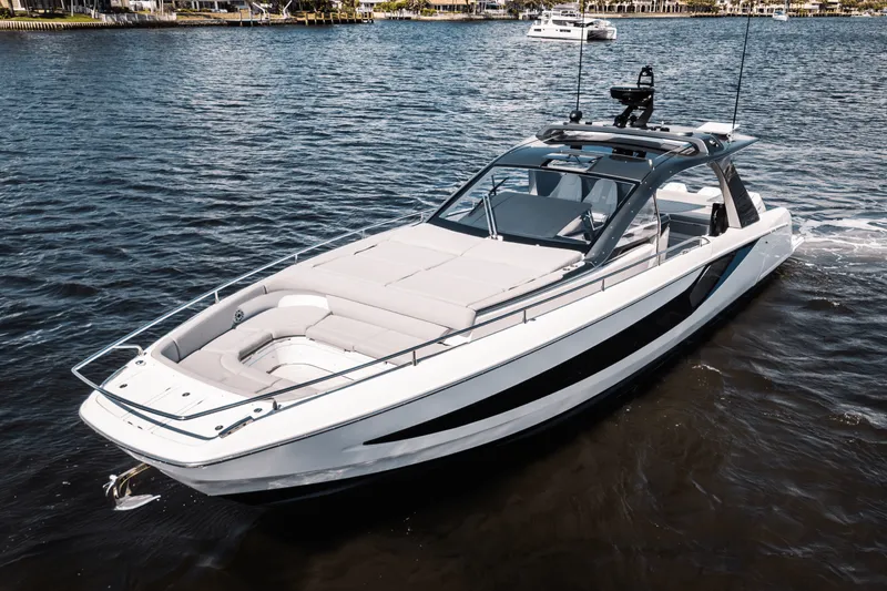 Slide: The Image of Azimut Verve 42 2026 - 34