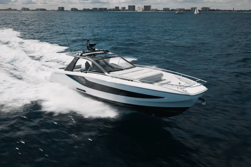 Slide: The Image of Azimut Verve 42 2026 - 5