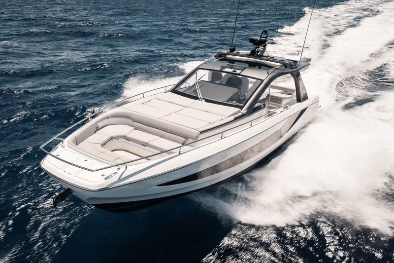 Slide: The Image of Azimut Verve 42 2026 - 43