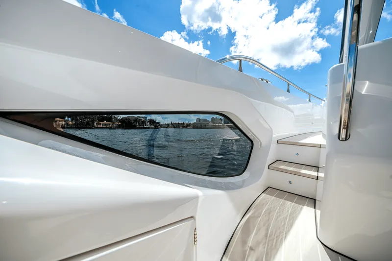 Slide: The Image of Azimut Verve 42 2026 - 29