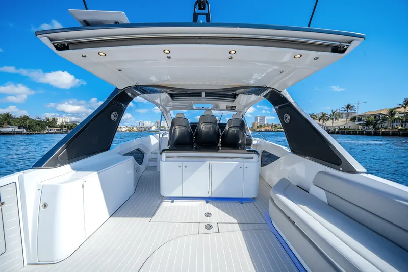 Slide: The Image of Azimut Verve 42 2026 - 6