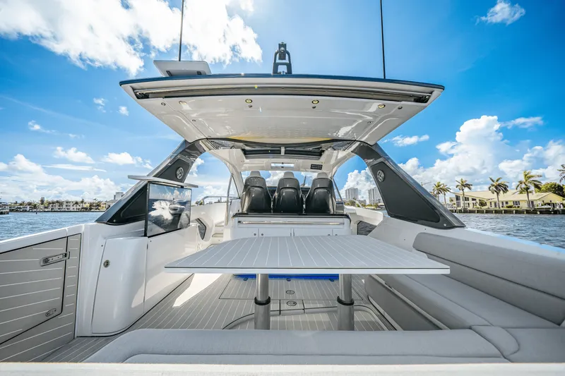 Slide: The Image of Azimut Verve 42 2026 - 7