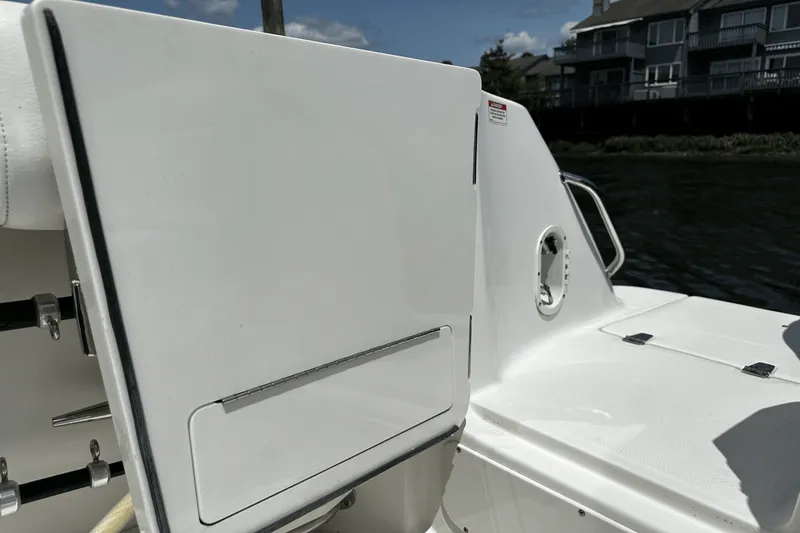 Slide: The Image of Boston Whaler 370 OUTRAGE 2016 - 12