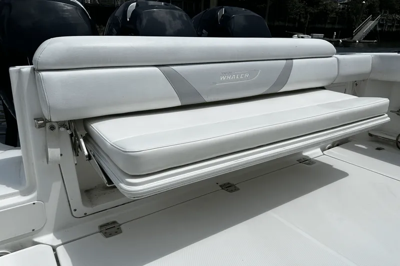 Slide: The Image of Boston Whaler 370 OUTRAGE 2016 - 14