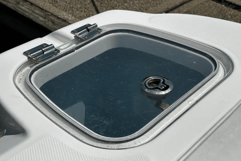 Slide: The Image of Boston Whaler 370 OUTRAGE 2016 - 15