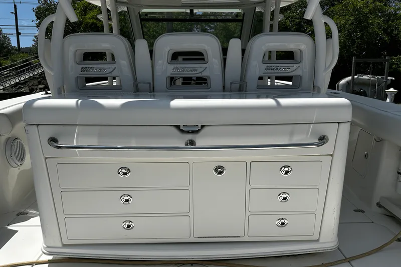 Slide: The Image of Boston Whaler 370 OUTRAGE 2016 - 16