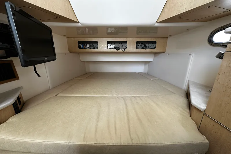 Slide: The Image of Boston Whaler 370 OUTRAGE 2016 - 31