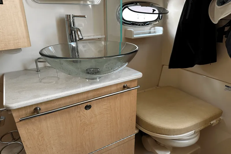 Slide: The Image of Boston Whaler 370 OUTRAGE 2016 - 32