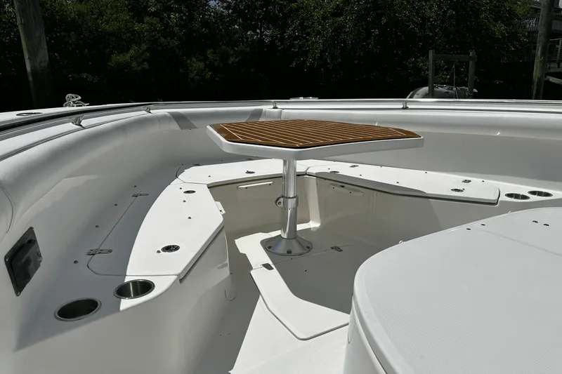 Slide: The Image of Boston Whaler 370 OUTRAGE 2016 - 37