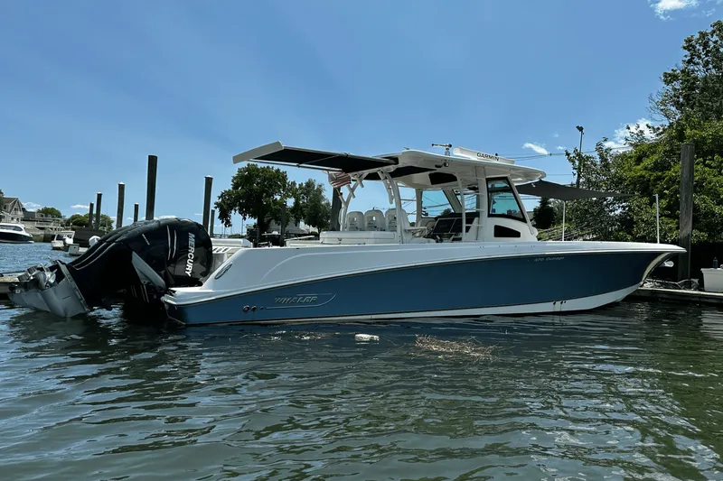 Slide: The Image of Boston Whaler 370 OUTRAGE 2016 - 5