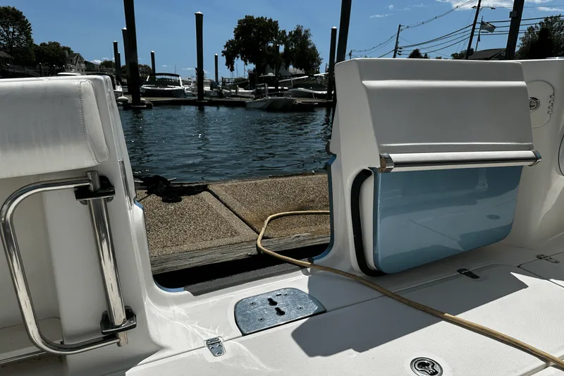 Slide: The Image of Boston Whaler 370 OUTRAGE 2016 - 8