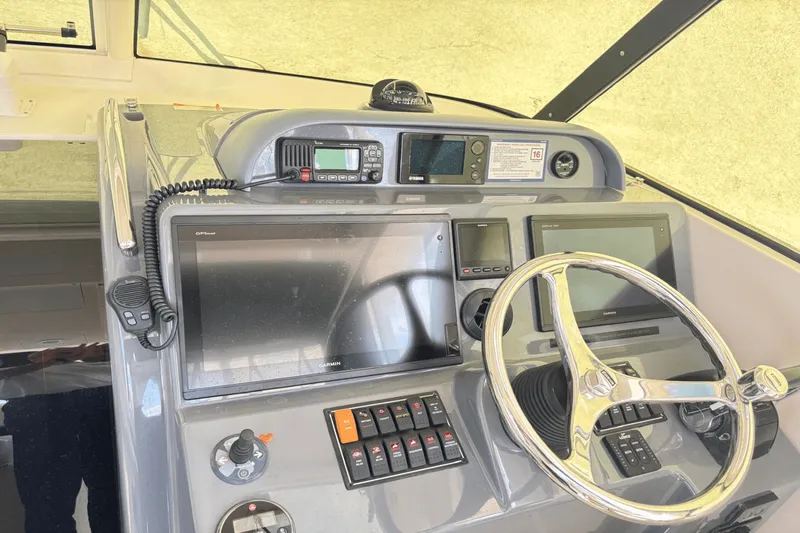 Slide: The Image of Pursuit OS 345 OFFSHORE 2013 - 9