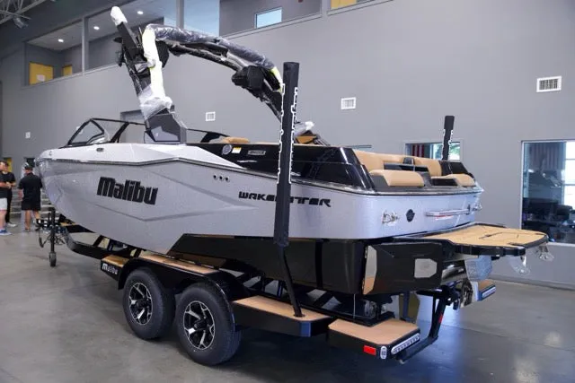 Slide: The Image of Malibu 22 LSV 2026 - 2
