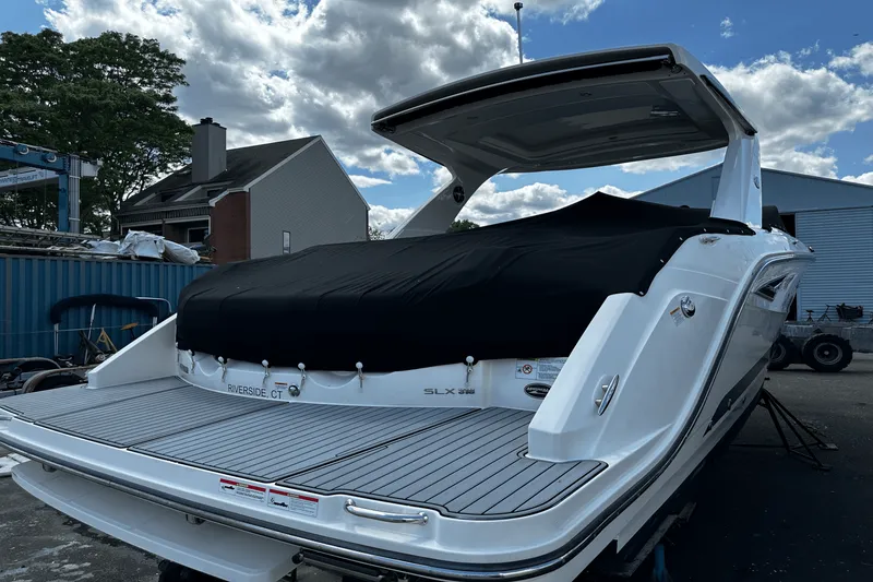 Slide: The Image of Sea Ray 310 SLX 2021 - 3