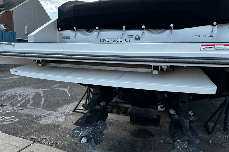 Slide: The Image of Sea Ray 310 SLX 2021 - 4