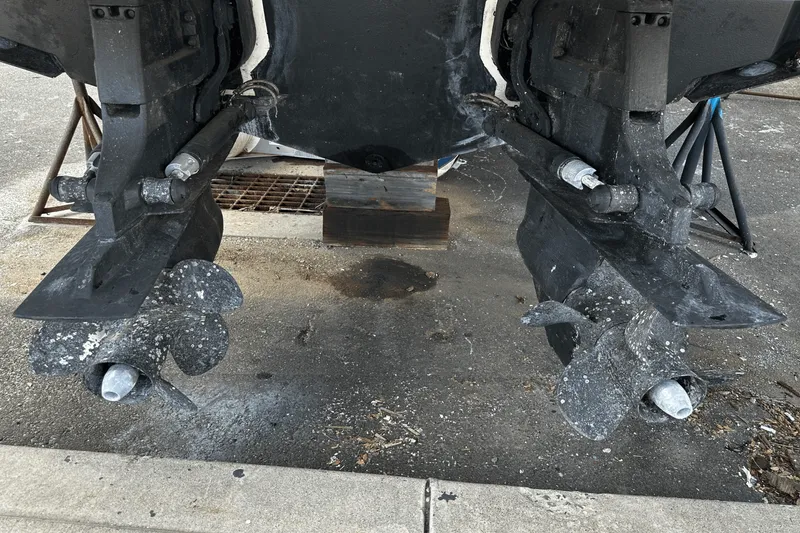 Slide: The Image of Sea Ray 310 SLX 2021 - 5