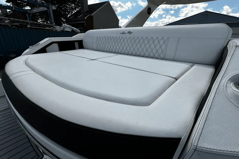 Slide: The Image of Sea Ray 310 SLX 2021 - 7