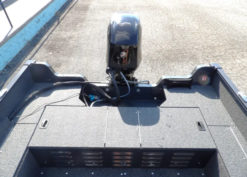 Slide: The Image of Lund 1650 Angler Sport 2027 - 14