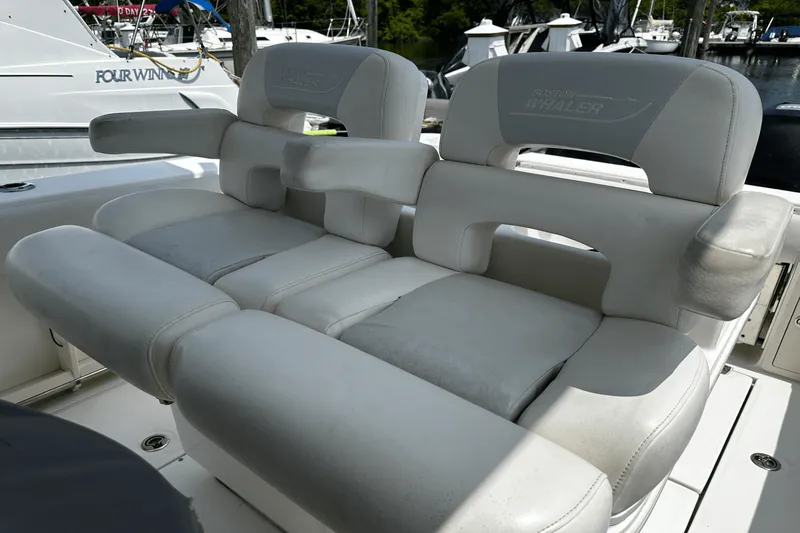 Slide: The Image of Boston Whaler 250 OUTRAGE 2009 - 10