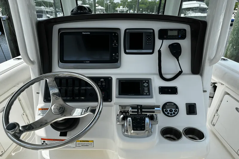 Slide: The Image of Boston Whaler 250 OUTRAGE 2009 - 11