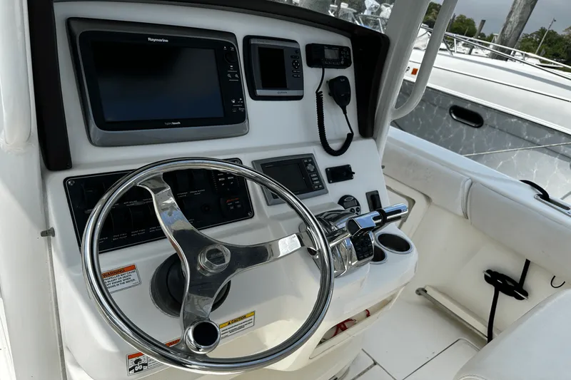 Slide: The Image of Boston Whaler 250 OUTRAGE 2009 - 12
