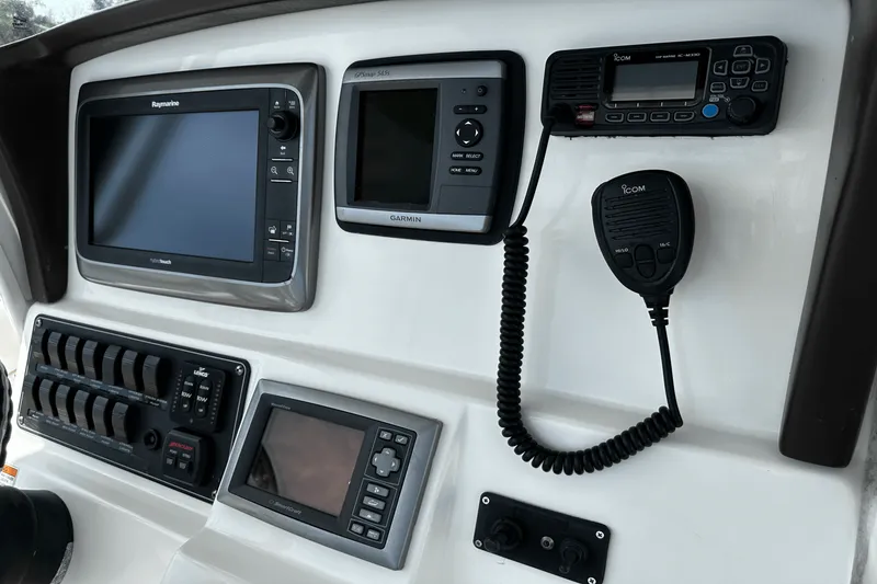 Slide: The Image of Boston Whaler 250 OUTRAGE 2009 - 13