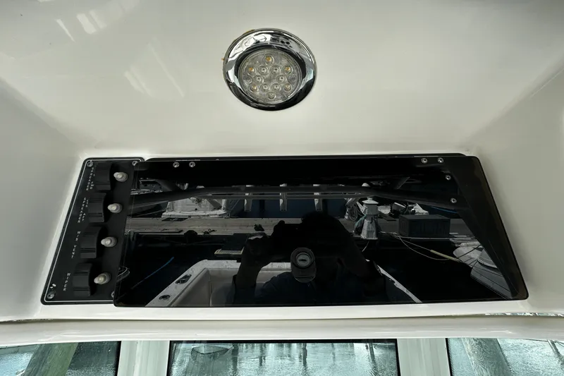 Slide: The Image of Boston Whaler 250 OUTRAGE 2009 - 14