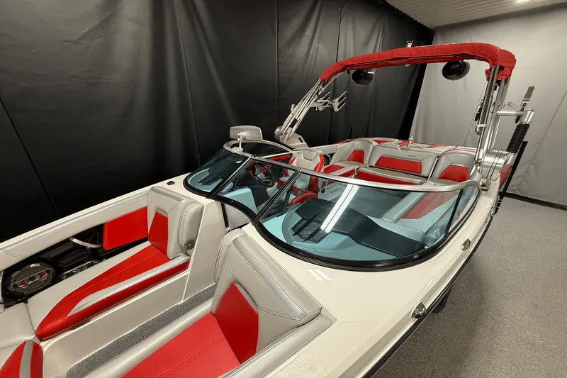 Slide: The Image of Mastercraft X STAR 2018 - 10