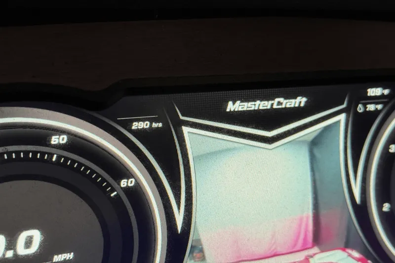 Slide: The Image of Mastercraft X STAR 2018 - 18
