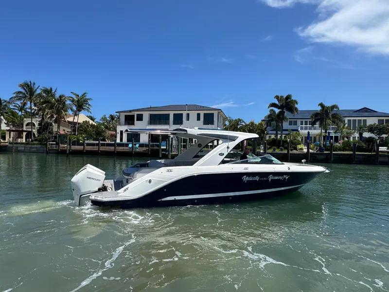 Slide: The Image of Sea Ray 310 SLX OB 2022 - 13