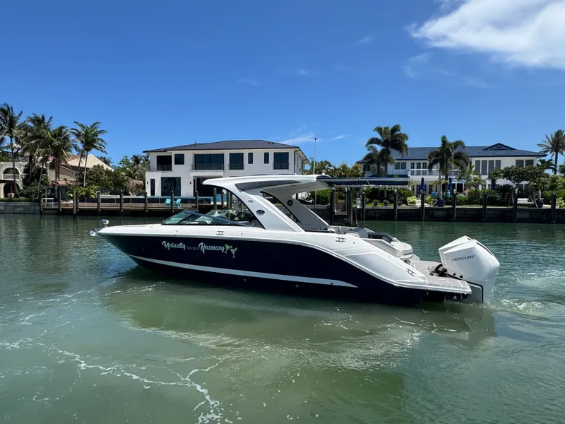 Slide: The Image of Sea Ray 310 SLX OB 2022 - 3