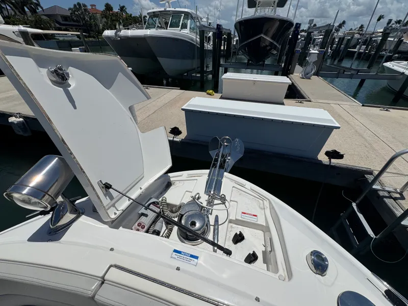 Slide: The Image of Sea Ray 310 SLX OB 2022 - 44