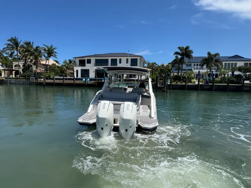 Slide: The Image of Sea Ray 310 SLX OB 2022 - 8