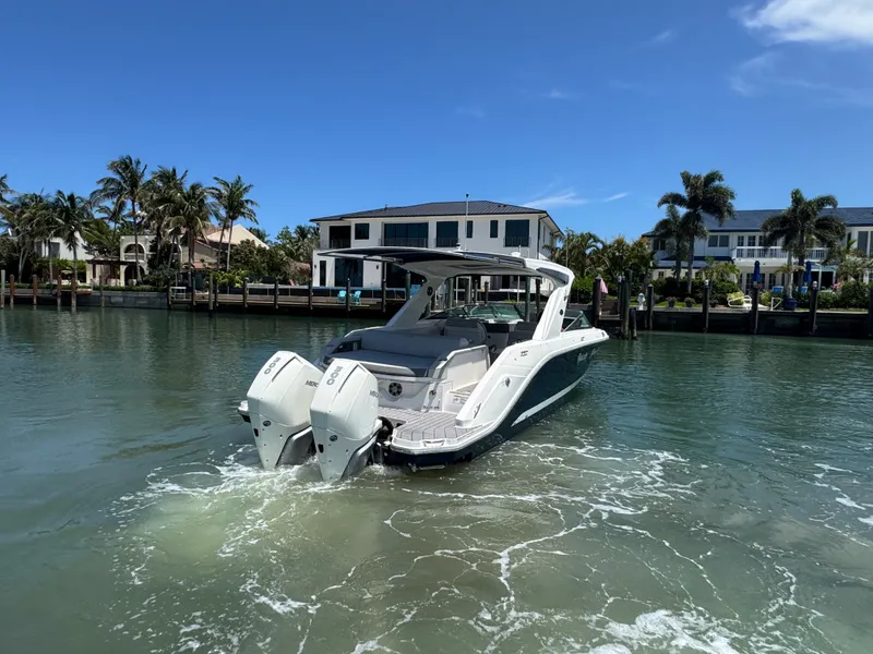 Slide: The Image of Sea Ray 310 SLX OB 2022 - 9
