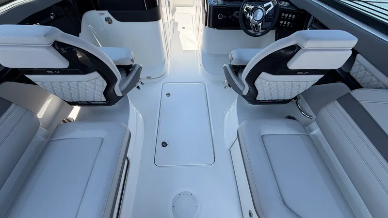 Slide: The Image of Sea Ray SLX 260 Outboard 2026 - 26