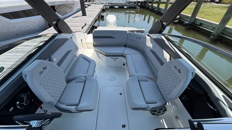 Slide: The Image of Sea Ray SLX 260 Outboard 2026 - 39