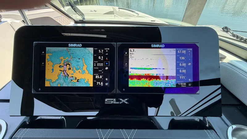 Slide: The Image of Sea Ray SLX 260 Outboard 2026 - 29