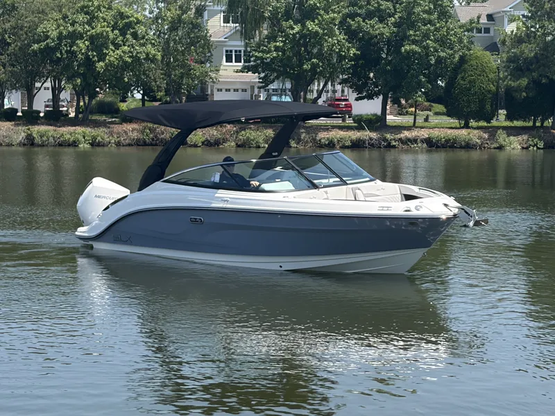 Slide: The Image of Sea Ray SLX 260 Outboard 2026 - 7