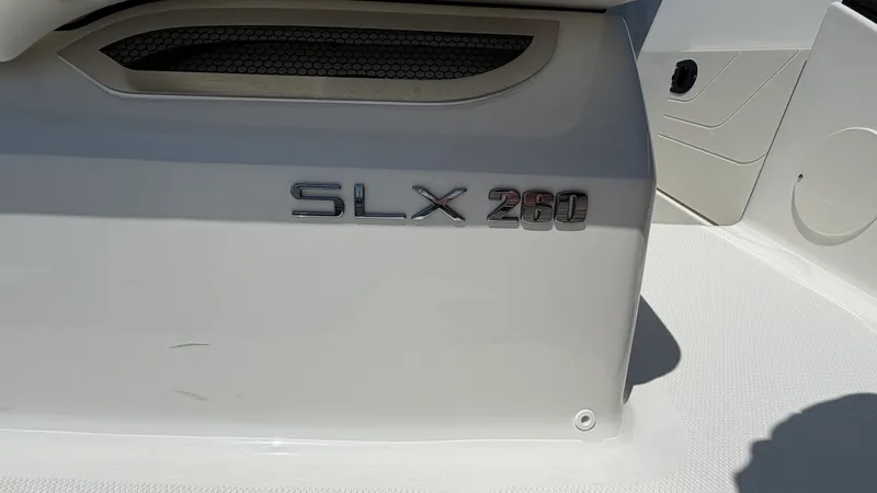 Slide: The Image of Sea Ray SLX 260 Outboard 2026 - 9