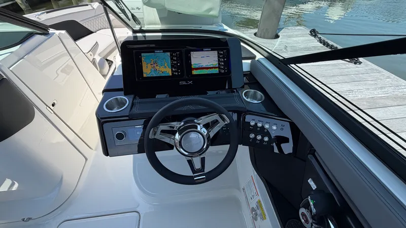 Slide: The Image of Sea Ray SLX 260 Outboard 2026 - 28
