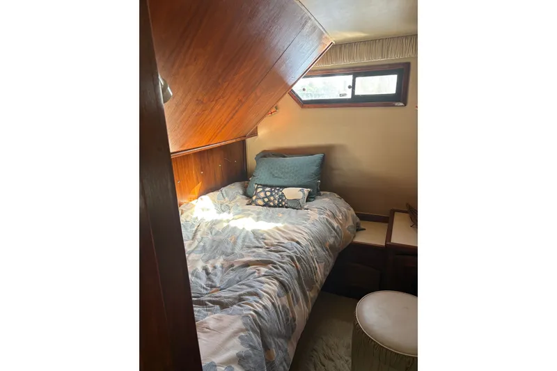 Slide: The Image of Californian 53 Cockpit Motor Yacht 1987 - 10