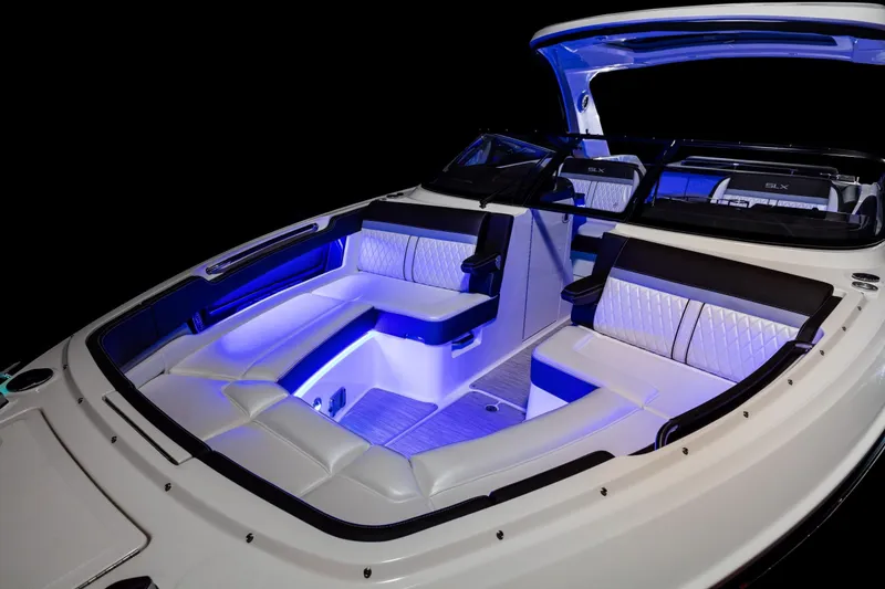 Slide: The Image of Sea Ray 310 SLX 2016 - 22