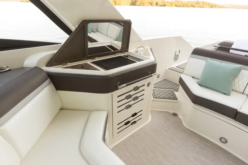 Slide: The Image of Sea Ray 310 SLX 2016 - 37