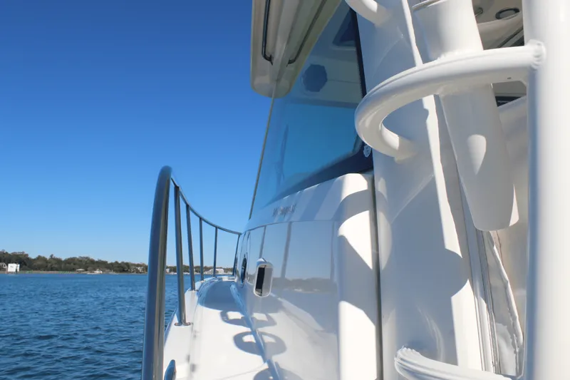 Slide: The Image of Boston Whaler 345 CONQUEST 2020 - 10