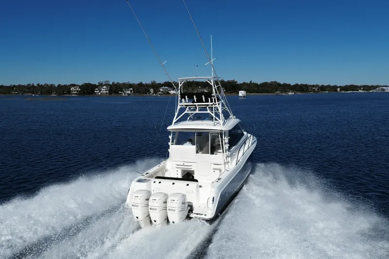 Slide: The Image of Boston Whaler 345 CONQUEST 2020 - 2