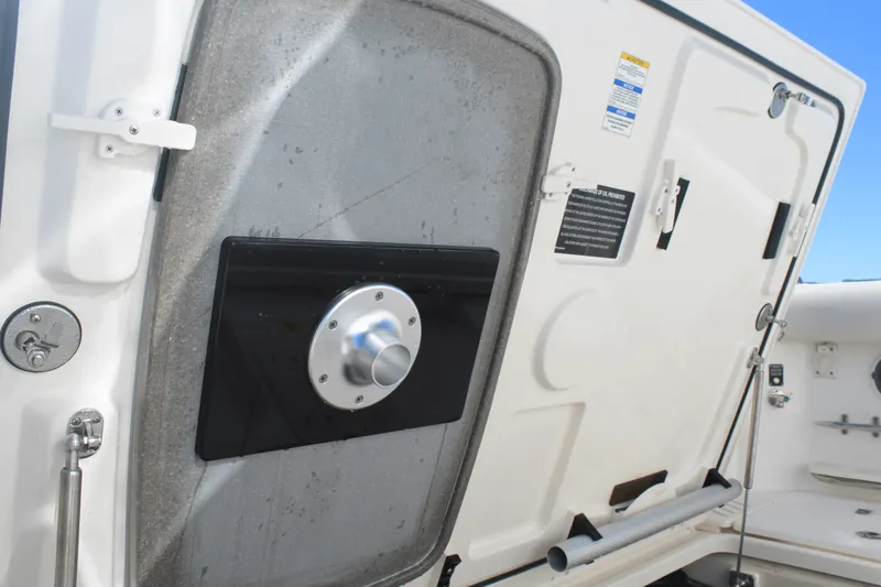 Slide: The Image of Boston Whaler 345 CONQUEST 2020 - 37