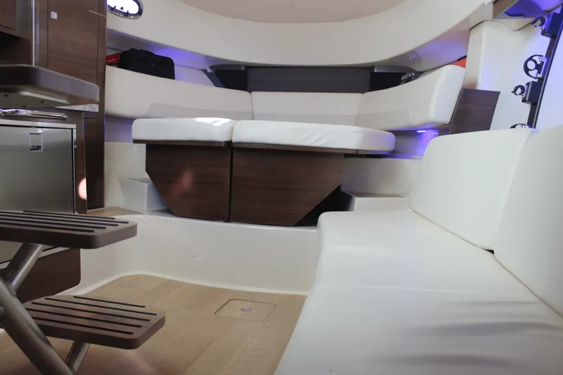 Slide: The Image of Boston Whaler 345 CONQUEST 2020 - 47